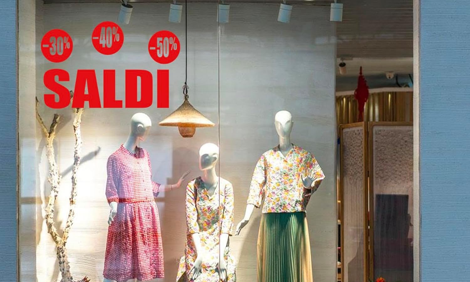 Sticker Adesivo Salsi e Sconti 30% 40% 50%. Sticker Adesivo per vetrina Saldi e Sconti. Disponibile in due colorazioni. Sticker Adesivo ideale per vetri-finestre e vetrine (Rosso)