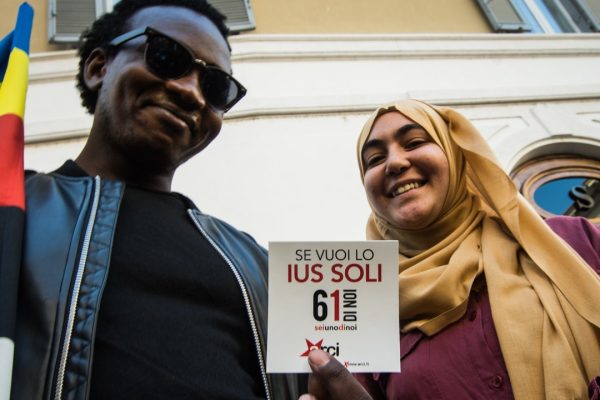 Ius soli, al via la raccolta delle firme digitali per un referendum