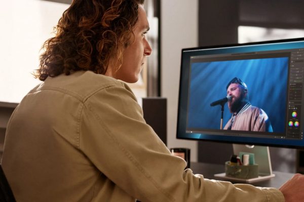 Adobe: annunciata l'integrazione di Lightroom con Frame.io, attualmente in versione Beta