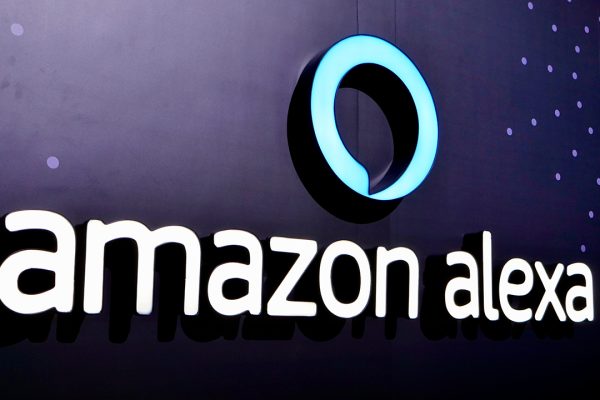 Amazon Alexa con Claude di Anthropic? L'assistente vocale di Amazon potrebbe avere un costo di 5-10 dollari al mese