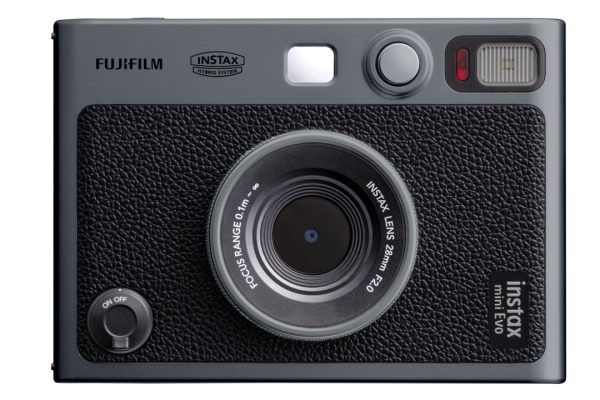 Annunciata la fotocamera istantanea instax mini Evo Limited Edition Fujifilm 90th Anniversary Bundle