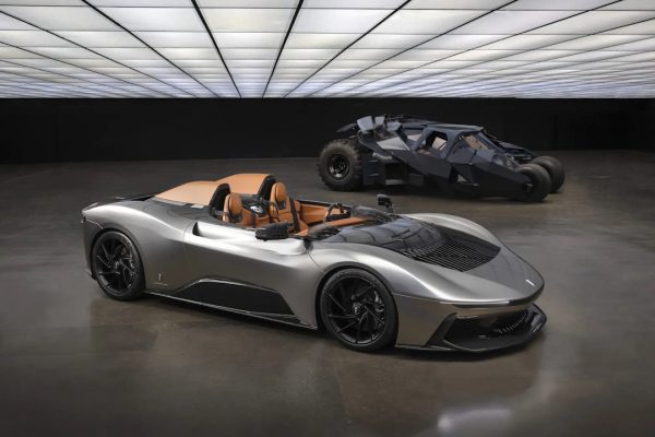 Automobili Pininfarina B95 Gotham si ispira a Batman e ha un motore elettrico da 1.900 CV
