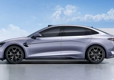 BYD riaccende la guerra dei prezzi: Seal 2025 costa 7.800 dollari meno di Tesla Model 3