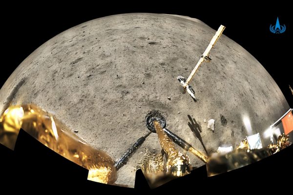 Chang'e-5: ricercatori cinesi trovano un modo per estrarre acqua dalla regolite sulla Luna