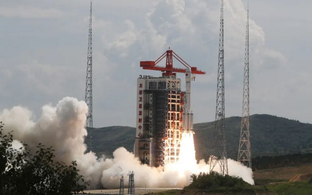 Cina: lanciati i primi satelliti Qianfan G60 per la connettività Internet, il secondo stadio del razzo ha avuto un problema