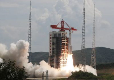 Cina: lanciati i primi satelliti Qianfan G60 per la connettività Internet, il secondo stadio del razzo ha avuto un problema
