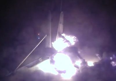 Distrutto il primo stadio di un razzo spaziale Falcon 9 di SpaceX dopo il rientro da una missione Starlink