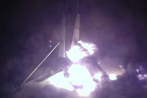 Distrutto il primo stadio un razzo spaziale Falcon 9 di SpaceX dopo il rientro da una missione Starlink