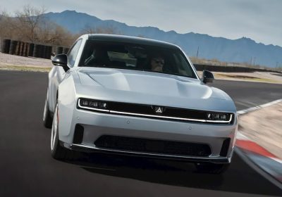 Dodge svela il prezzo della Charger Daytona elettrica, con suono V8 simulato
