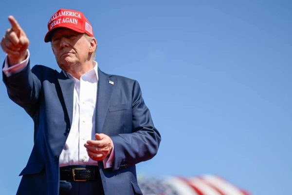 Campagna elettorale Trump: furto di email interne