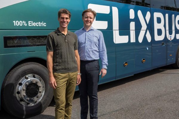 FlixBus sperimenta un bus 100% elettrico nella tratta tra Londra e Cambridge