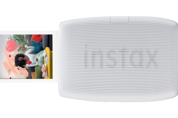 Fujifilm presenta la stampante istantanea instax mini Link 3 e la pellicola mini SPRINKLES