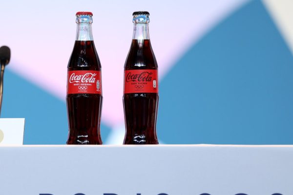 Olimpiadi, la campagna per eliminare Coca-Cola dagli sponsor