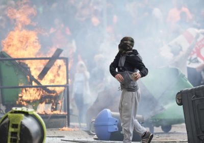 Elon Musk sta gettando benzina sul fuoco delle rivolte nel Regno Unito