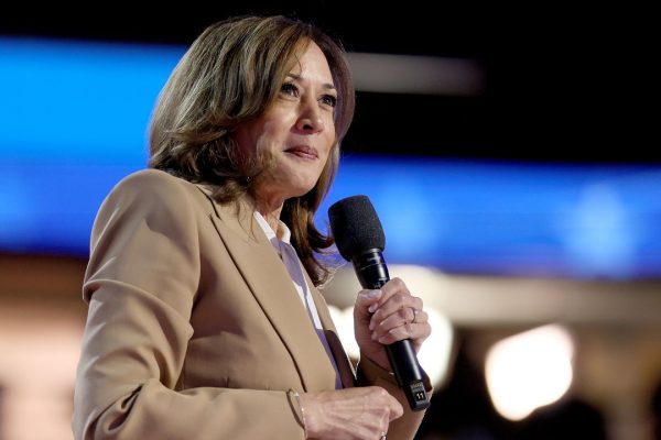 Kamala Harris è sbarcata anche su Twitch