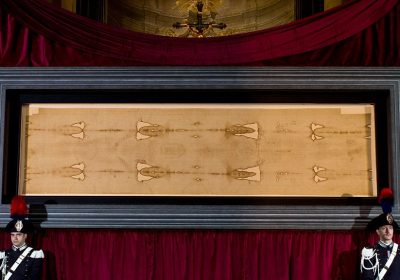 Sindone di Torino, lo studio sulla datazione di cui si parla oggi non è una novità