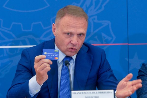 La carta Dedicata a te torna da settembre