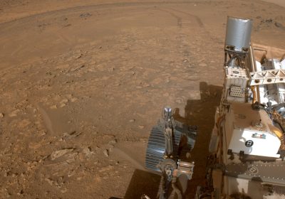 Il rover NASA Perseverance prosegue l'esplorazione dei bordi del cratere Jezero su Marte