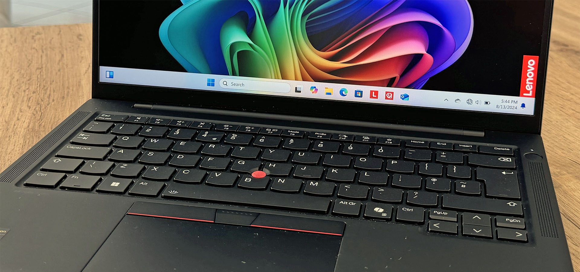 Lenovo ThinkPad T14s Gen 6: Snapdragon X Elite per le aziende