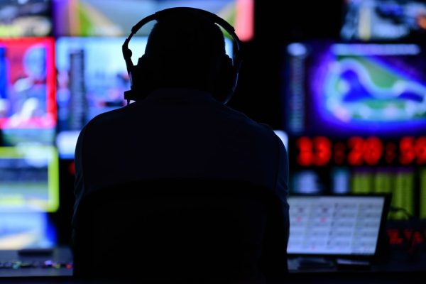 Formula 1, trasmettere una gara è un’altra corsa contro il tempo