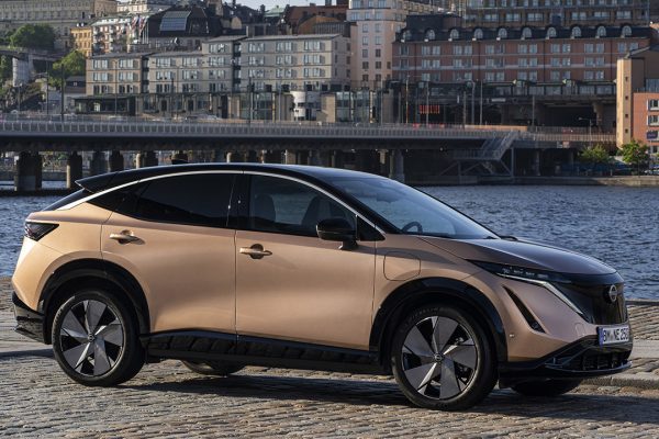 Niente passi indietro per Nissan: in Europa entro il 2030 solo auto elettriche