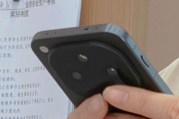 OPPO Find X8 trapela in una foto dal vivo. Ecco il primo sguardo al nuovo design