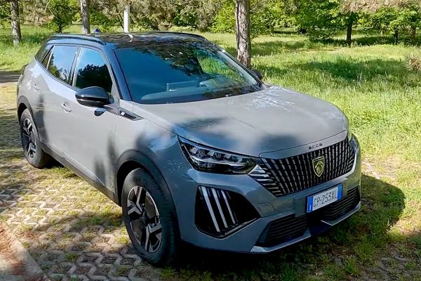 Peugeot e-2008, la prima delle elettriche segmento B di Stellantis | Video presentazione