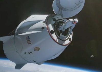 Polaris Dawn è sulla rampa di lancio, ospiterà la prima passeggiata spaziale privata della storia