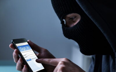 Porta lo smartphone in assistenza e si trova il conto svuotato. Indaga la procura di Napoli