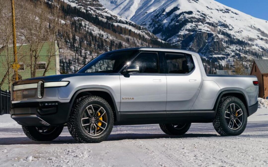 Rivian lancia il suo programma referral: accessori, ricariche, e un veicolo "quasi" gratis