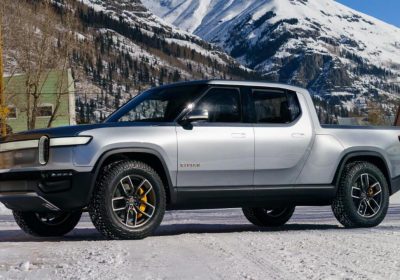 Rivian lancia il suo programma referral: accessori, ricariche, e un veicolo "quasi" gratis