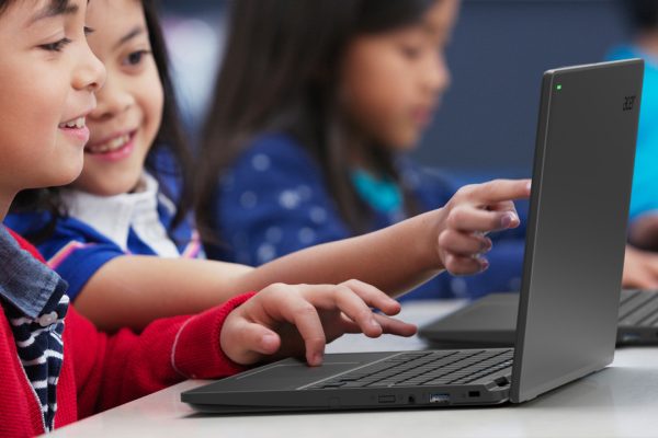 Si torna a scuola: tutti i portatili in offerta su Amazon, da 399€ a 999€ (schermo 2,8K e Core i9-13900H!)