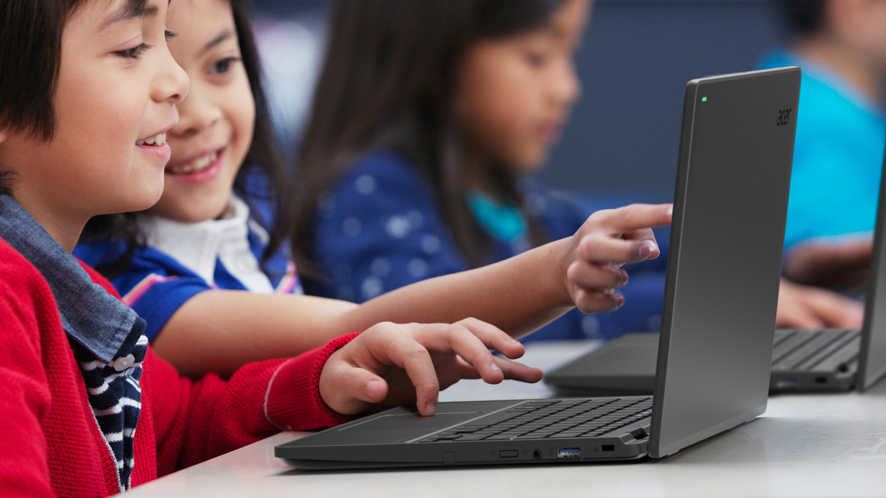 Si torna a scuola: tutti i portatili in offerta su Amazon, da 399€ a 999€ (schermo 2,8K e Core i9-13900H!)