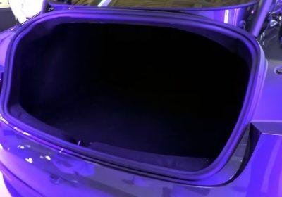 Tesla Model 3 RWD Highland, prova bagagliaio: lo spazio sembra infinito | Video