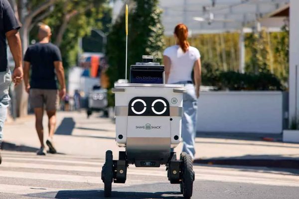 Uber Eats e Shake Shack consegnano cibo tramite robot autonomi