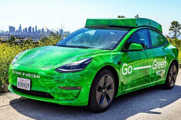Uber assume Rebecca Tinucci, la numero uno dei Supercharger licenziata da Elon Musk