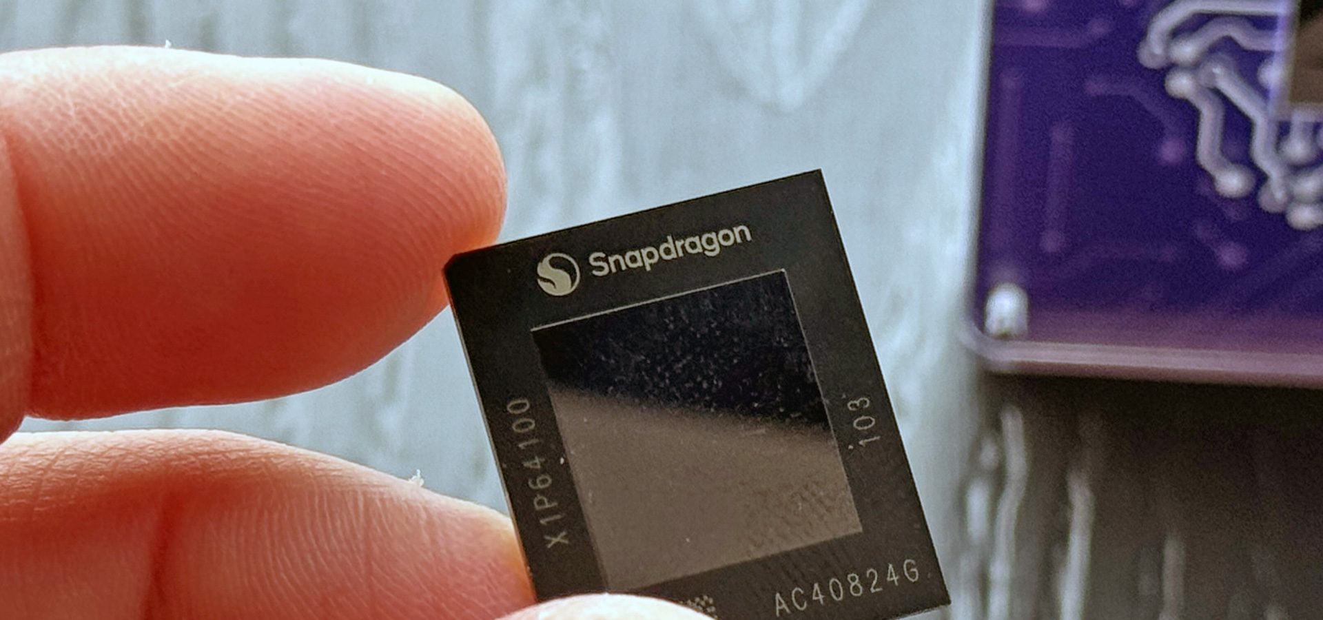 Volete un PC Snapdragon X? Forse meglio aspettare qualche mese, nel 2025 costeranno meno