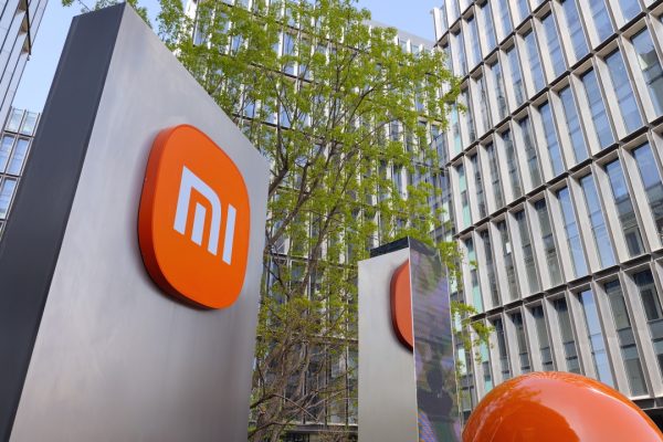 Xiaomi sfida le big tech: smartphone e veicoli elettrici trainano i risultati