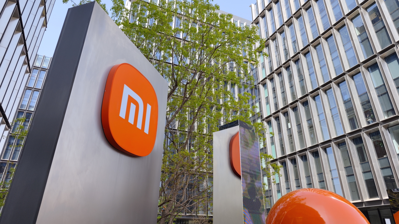 Xiaomi sfida le big tech: smartphone e veicoli elettrici trainano i risultati