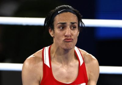 Pugile algerina Khelif accusa Musk e Rowling di cyberbullismo: lo scandalo sui social