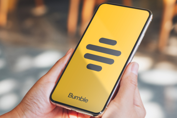 Trilaterazione, come funziona la tecnica che permette agli stalker di avvicinarsi alle vittime