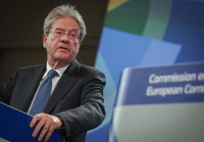 Gentiloni: Le minacce dei social media alle democrazie – Analisi su Web & Social