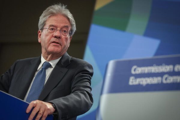 Gentiloni: Le minacce dei social media alle democrazie – Analisi su Web & Social