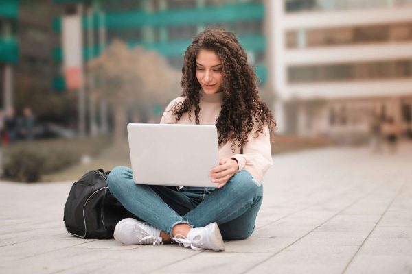 Nuova VPN? prezzo dimezzato e 3 mesi gratis extra con ExpressVPN