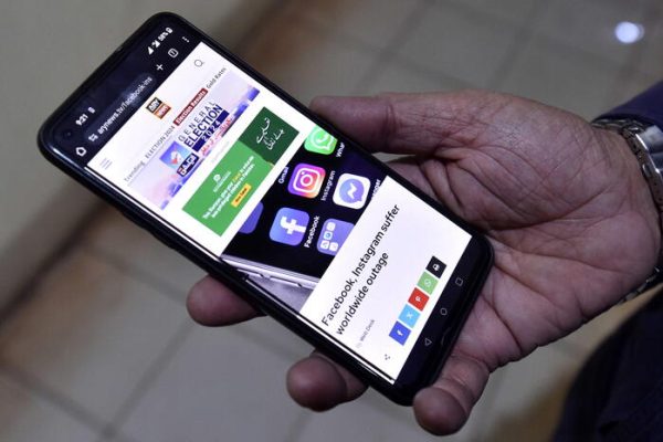 42 Stati americani chiedono al Congresso di introdurre l’etichetta sui social media