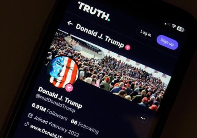 La piattaforma social ‘Truth’ di Trump crolla in borsa a Wall Street – Ultime notizie