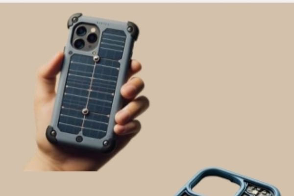 Studenti creano una cover carica cellulare ad energia solare: un’innovazione ecologica e sostenibile