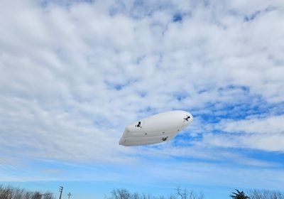 Usare un dirigibile robot per cercare terre rare e acqua