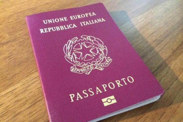 La Commissione Europea propone l’introduzione di passaporti digitali – Ultime novità