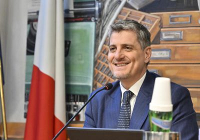 Barachini: “L’innovazione non si ferma, ma servono regole sull’intelligenza artificiale”
